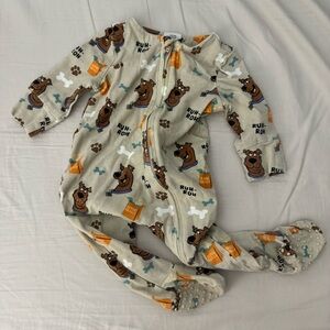 Scooby Dooby Dooooo! Baby pajamas: Cotton On